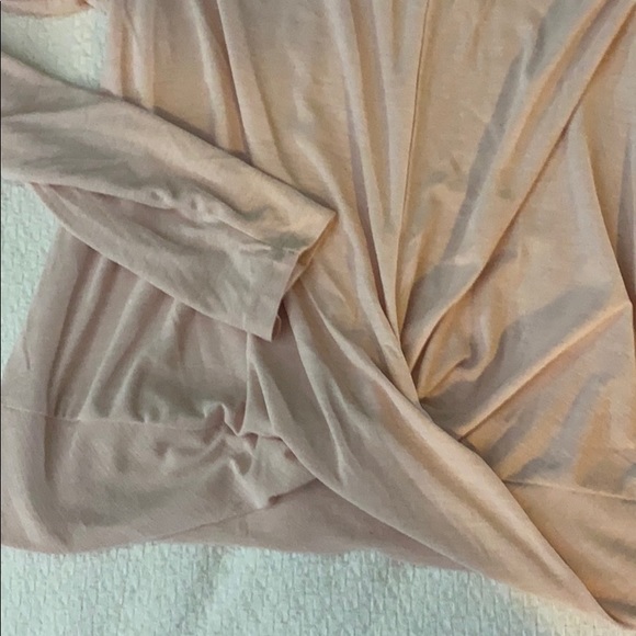 Pink LS twist front top - Picture 2 of 4